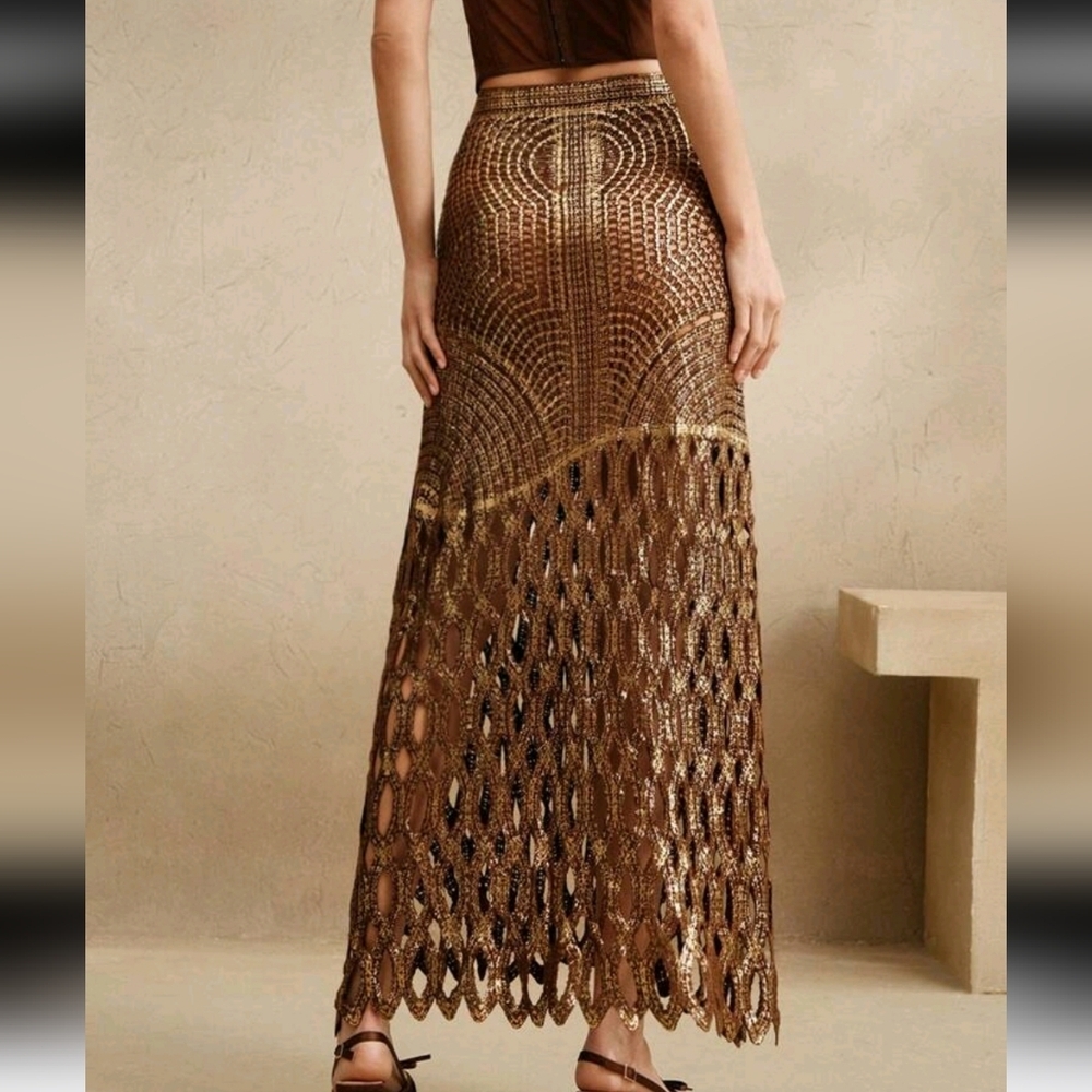 Elegant Knotted Crochet Lace Overlay Embroidered Golden Foil A-Line Skirt - Picture 2 of 12